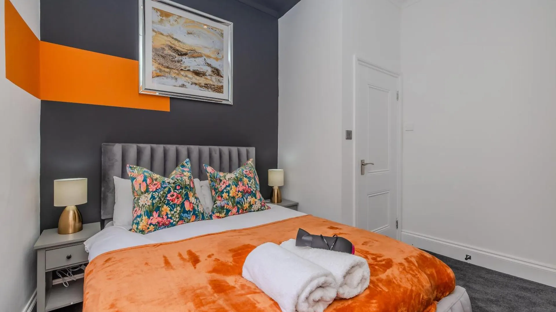 Super Central One Bedroom Flat I Next To Brighton Station I Walking Distance To Brighton Beach