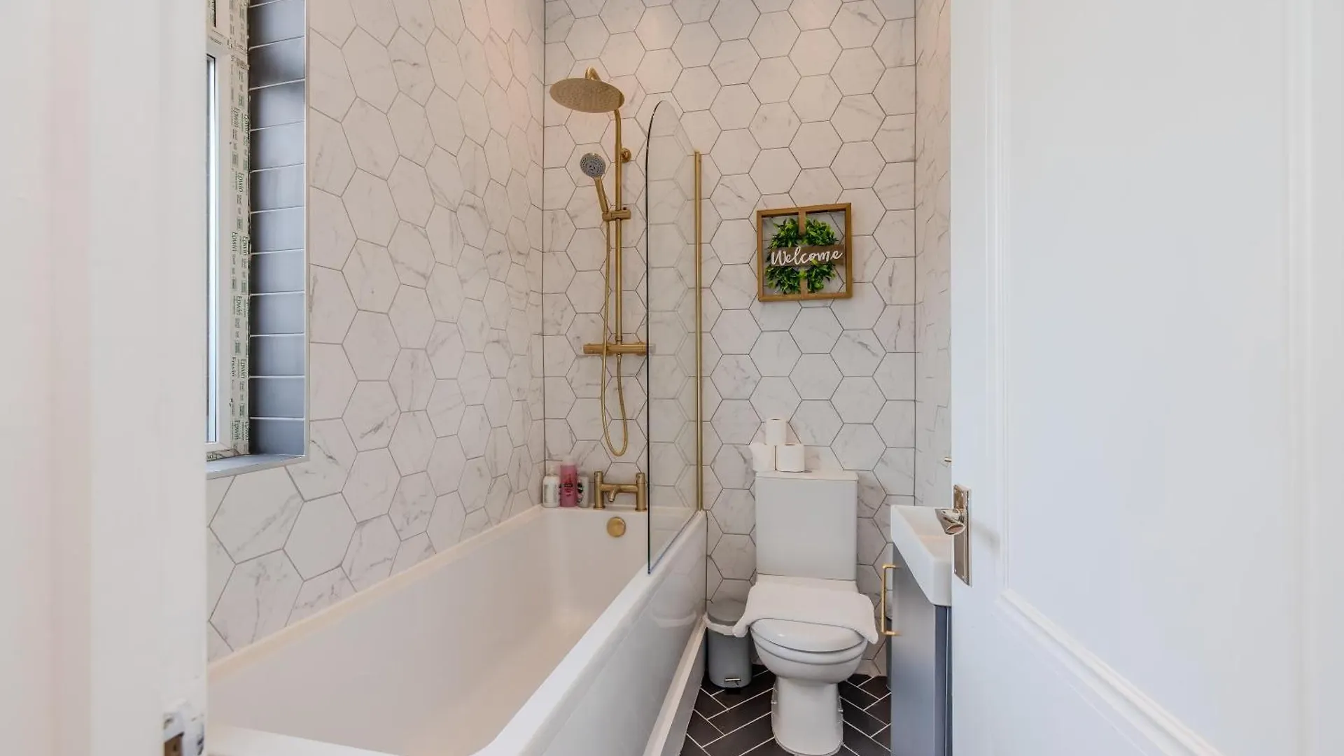 Super Central One Bedroom Flat I Next To Brighton Station I Walking Distance To Brighton Beach 0*,