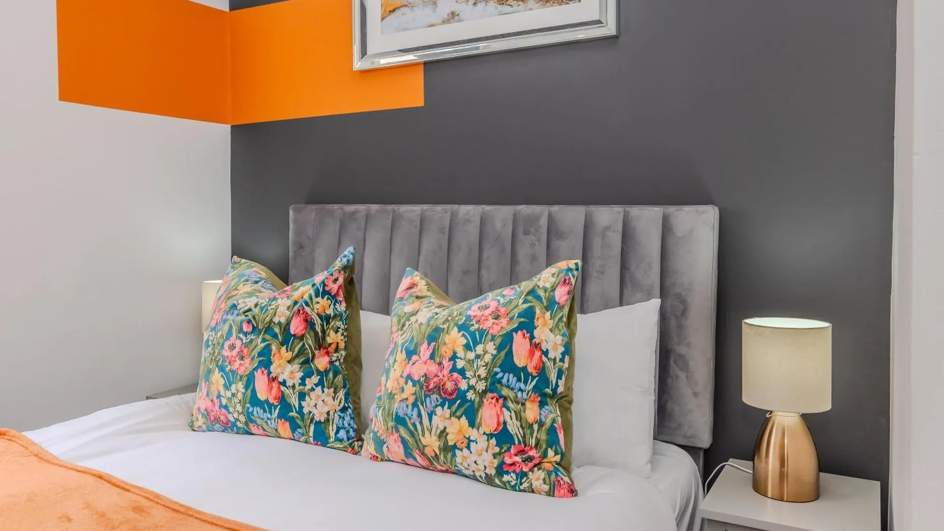 Super Central One Bedroom Flat I Next To Brighton Station I Walking Distance To Brighton Beach