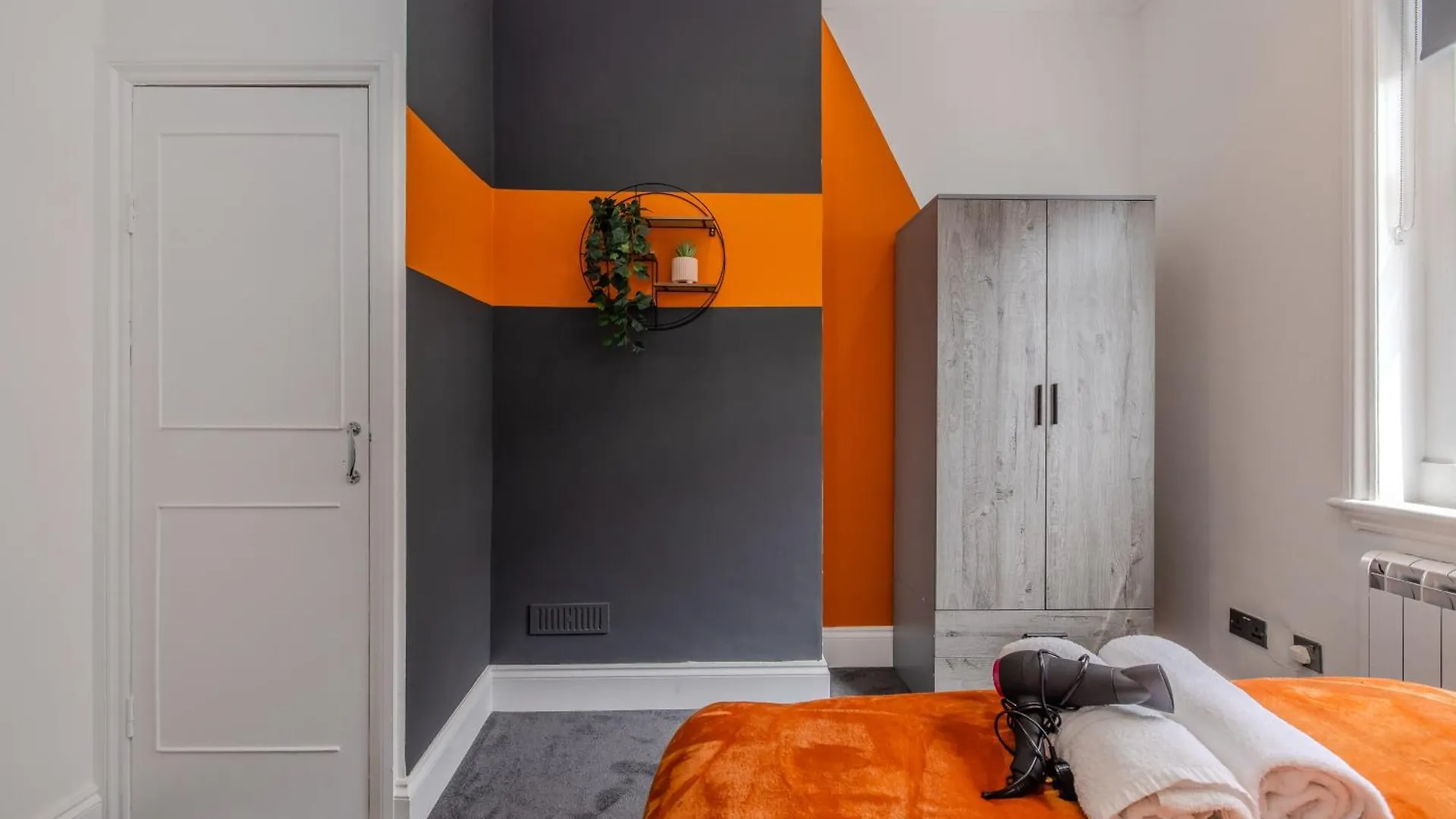 Super Central One Bedroom Flat I Next To Brighton Station I Walking Distance To Brighton Beach Apartment