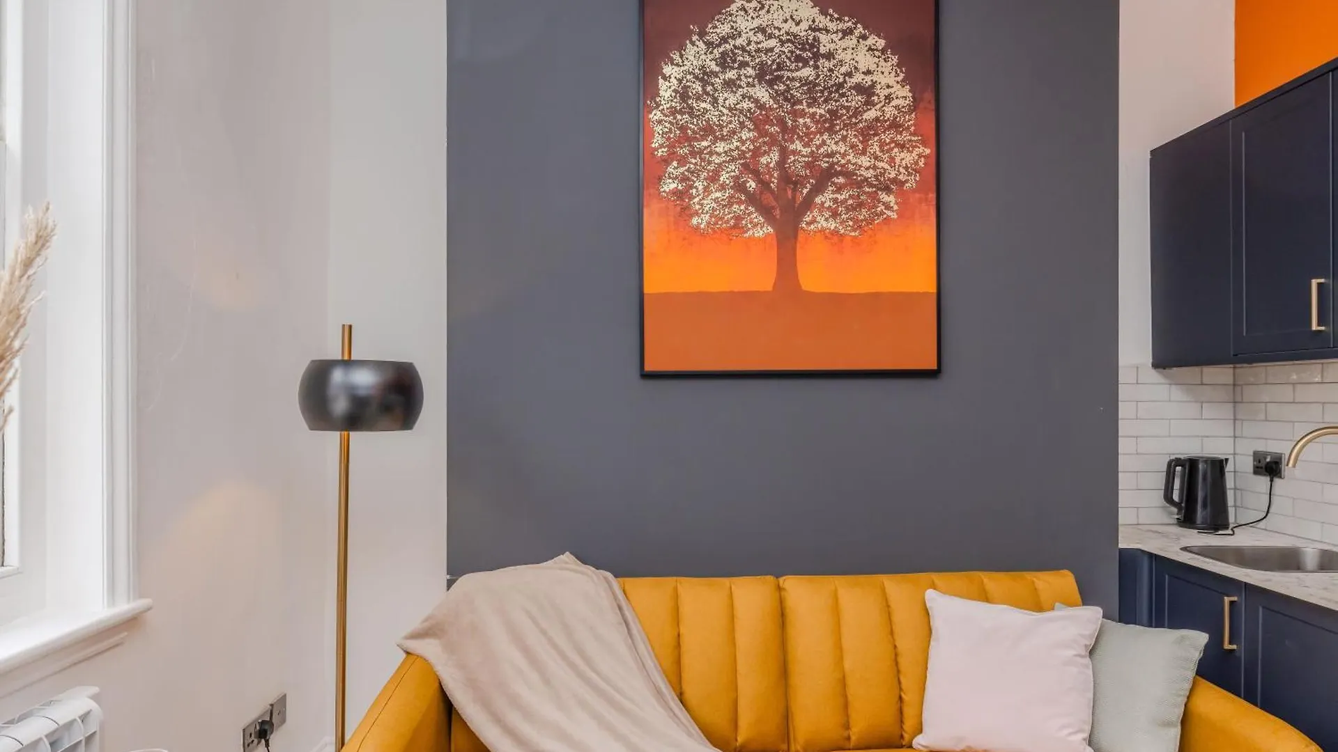Apartment Super Central One Bedroom Flat I Next To Brighton Station I Walking Distance To Brighton Beach