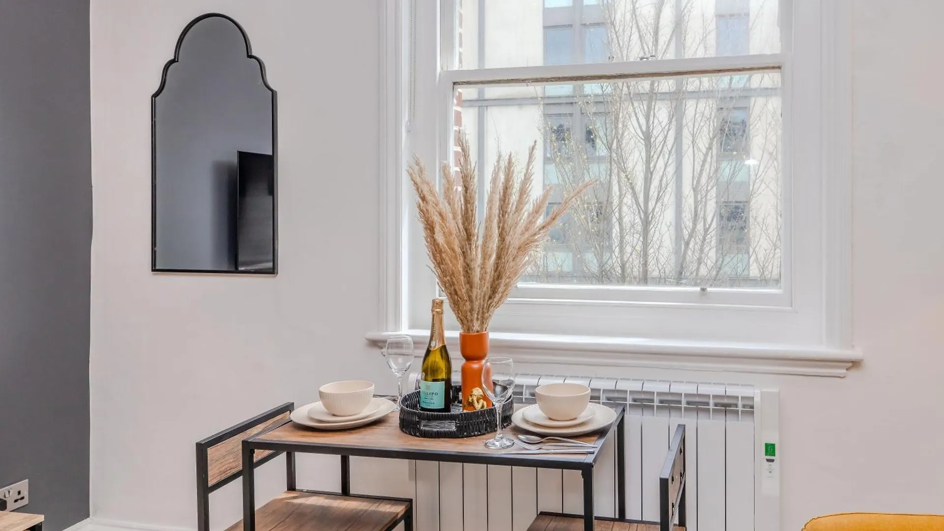 Super Central One Bedroom Flat I Next To Brighton Station I Walking Distance To Brighton Beach