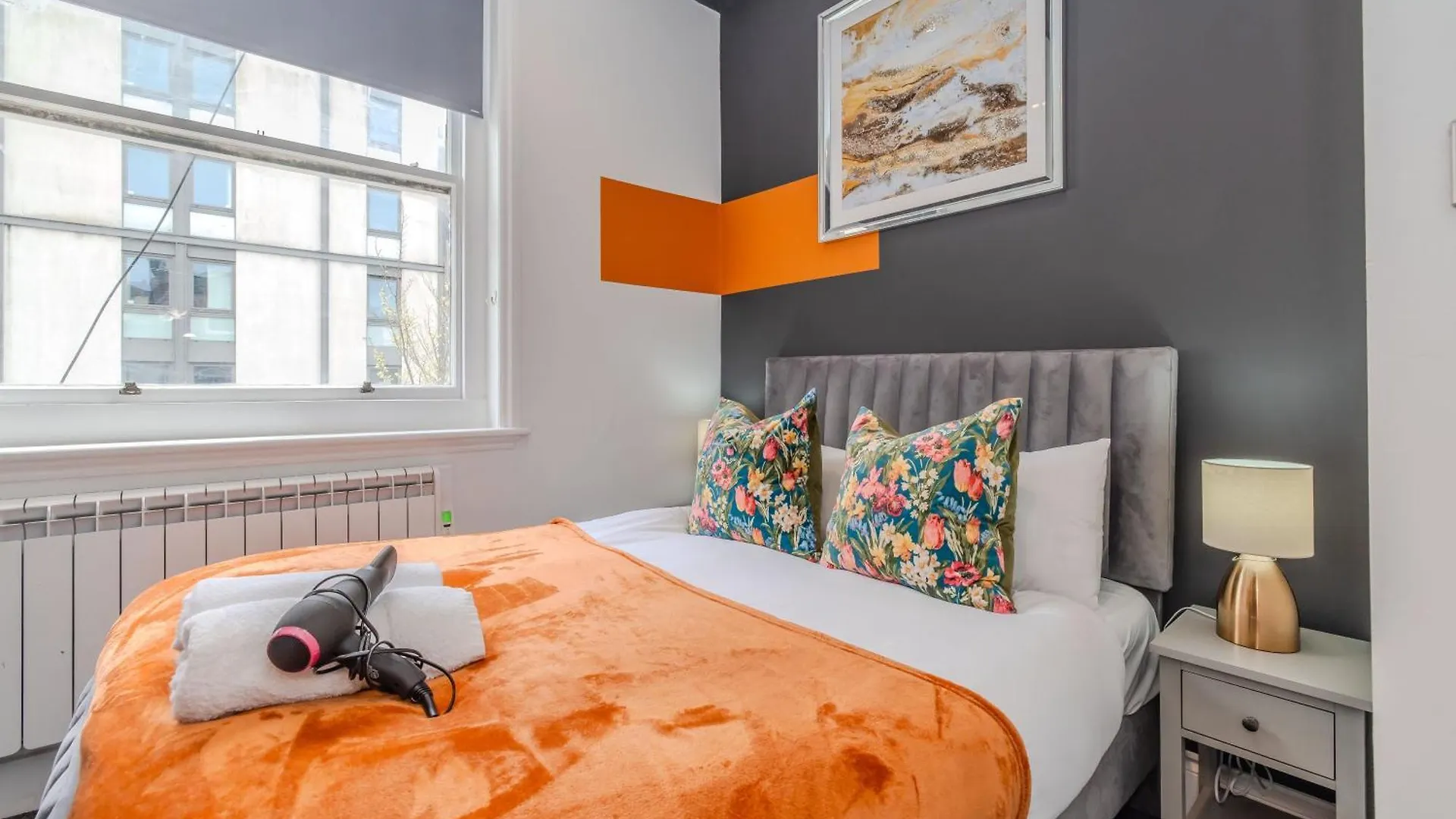 Super Central One Bedroom Flat I Next To Brighton Station I Walking Distance To Brighton Beach Apartment